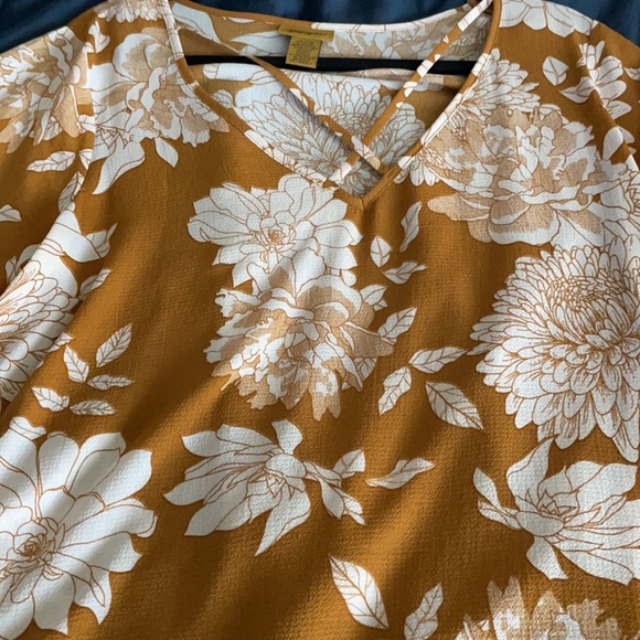 Wrangler xl floral yellow blouse - Picture 2 of 3